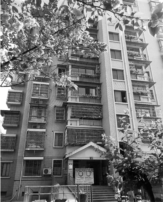 老人150万买房却被抵押 房东突暴毙(图1) 老人150万买房却被抵押 房东突暴毙(图1)